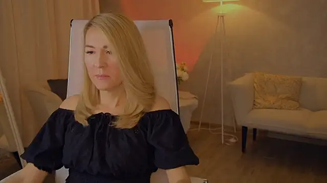 Snapshot of DonnaSmitth chatting on 01.12.26 DonnaSmitth online show from 01.12.26