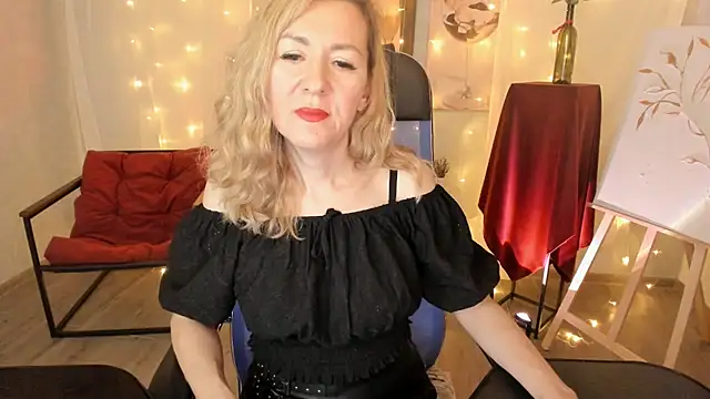 Snapshot of DonnaSmitth chatting on 02.03.26 DonnaSmitth online show from 02.03.26