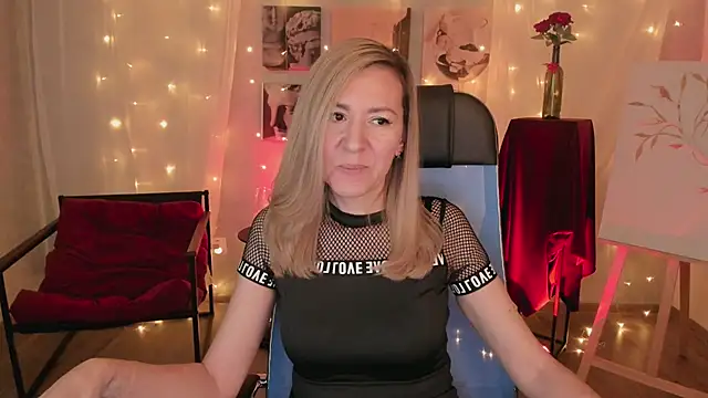 Snapshot of DonnaSmitth chatting on 03.02.26 DonnaSmitth online show from 03.02.26