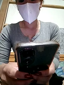 Snapshot of LenaCii chatting on 11.13.25 LenaCii online show from 11.13.25