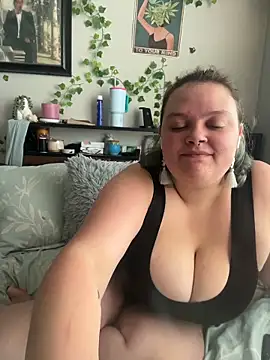 Snapshot of xXJJIvyXx chatting on 10.11.25 xXJJIvyXx online show from 10.11.25