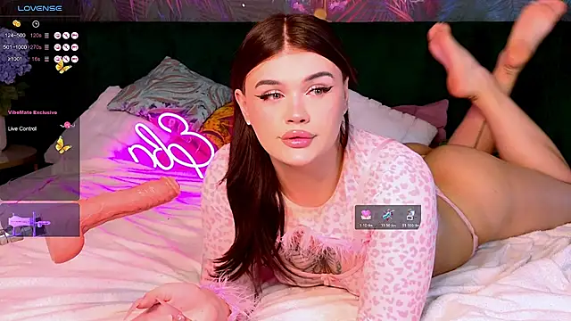 Snapshot of EvaaLane chatting on 04.20.26 EvaaLane online show from 04.20.26