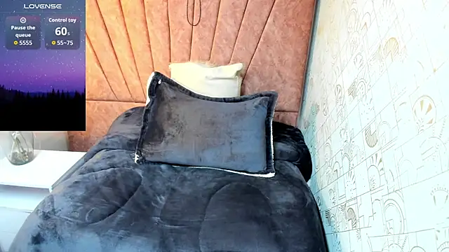 Issa Milf   online show from 10.17.25