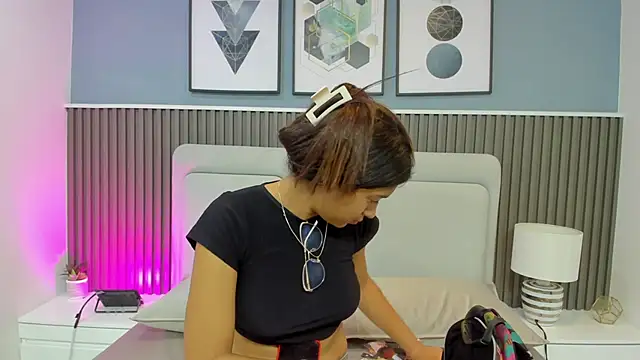 liz  cute online show from 11.01.25