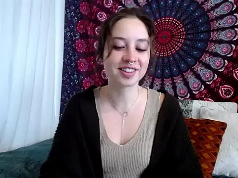 Snapshot of AdalynKiss chatting on 11.25.25 AdalynKiss online show from 11.25.25