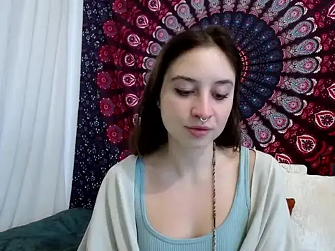 Snapshot of AdalynKiss chatting on 12.04.25 AdalynKiss online show from 12.04.25