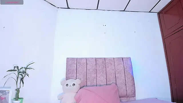 Mila 1wood online show from 04.25.26