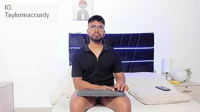 Snapshot of Taylormaccurdy_ chatting on 01.16.26 Taylormaccurdy online show from 01.16.26