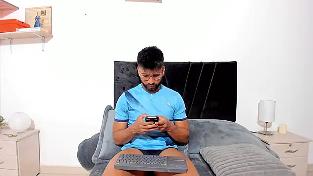 Snapshot of Taylormaccurdy_ chatting on 02.27.26 Taylormaccurdy online show from 02.27.26