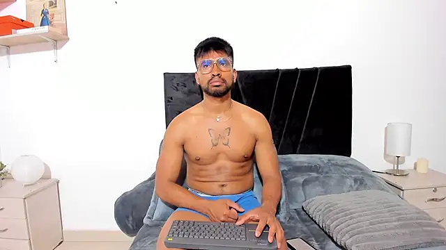 Snapshot of Taylormaccurdy_ chatting on 02.28.26 Taylormaccurdy online show from 02.28.26