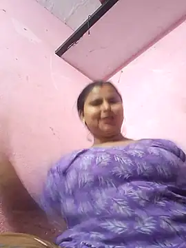 Snapshot of Mamta-Thakur chatting on 11.05.25 Mamta-Thakur online show from 11.05.25