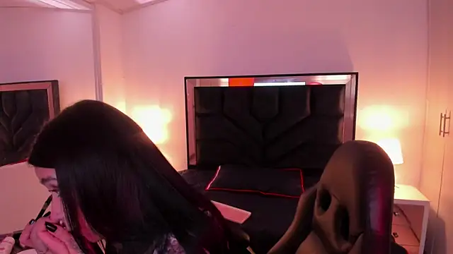 SusanVilla online show from 11.03.25