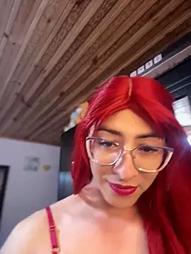 Snapshot of NICOLLE__12 chatting on 06.30.26 NICOLLE 12 online show from 06.30.26