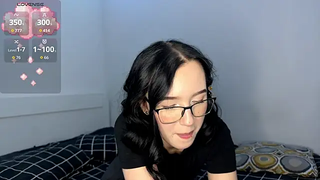 Snapshot of KayaNorth chatting on 10.03.25 KayaNorth online show from 10.03.25