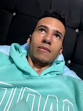 Snapshot of wiland_hot23 chatting on 09.28.25 wiland hot23 online show from 09.28.25