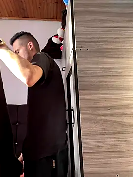 Snapshot of wiland_hot23 chatting on 11.17.25 wiland hot23 online show from 11.17.25