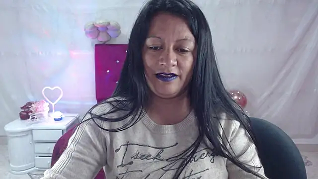 Snapshot of SaharaJohson chatting on 10.21.25 SaharaJohson online show from 10.21.25