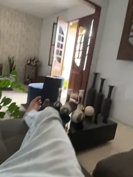 Snapshot of MCLZK chatting on 11.14.25 MCLZK online show from 11.14.25