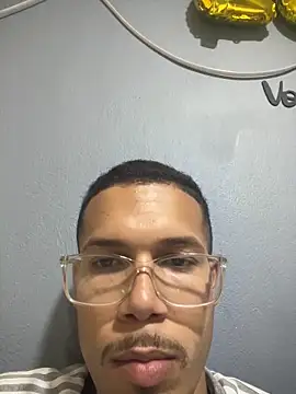 Snapshot of MCLZK chatting on 03.03.26 MCLZK online show from 03.03.26