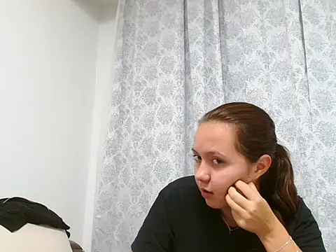 CamillaHessel online show from 10.03.25
