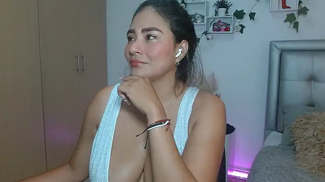 mia star 2 online show from 04.15.26