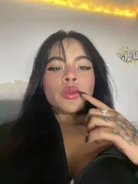 Veeronica  online show from 10.07.25