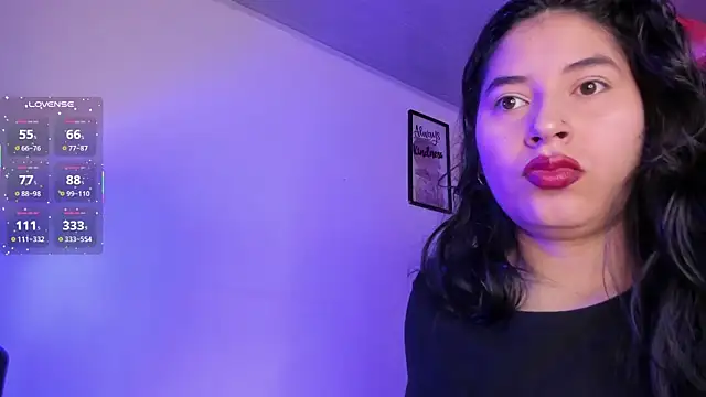 Snapshot of violet_blaze chatting on 11.04.25 violet blaze online show from 11.04.25