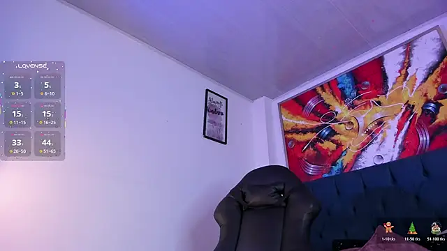 Snapshot of violet_blaze chatting on 11.23.25 violet blaze online show from 11.23.25