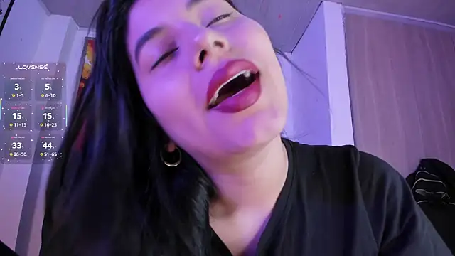 Snapshot of violet_blaze chatting on 11.24.25 violet blaze online show from 11.24.25