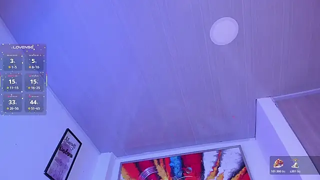 Snapshot of violet_blaze chatting on 11.28.25 violet blaze online show from 11.28.25