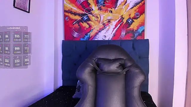 Snapshot of violet_blaze chatting on 11.29.25 violet blaze online show from 11.29.25