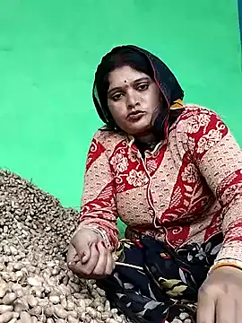 Snapshot of Na_shreya chatting on 10.28.25 Na shreya online show from 10.28.25