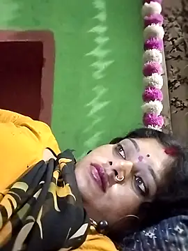 Snapshot of Na_shreya chatting on 10.28.25 Na shreya online show from 10.28.25