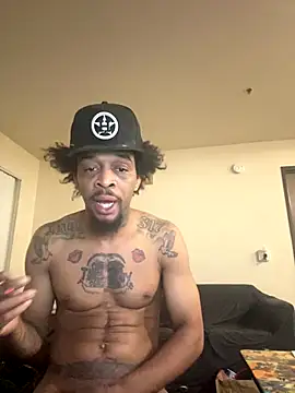 Snapshot of thefreakscomeoutatnight chatting on 10.23.25 thefreakscomeoutatnight online show from 10.23.25