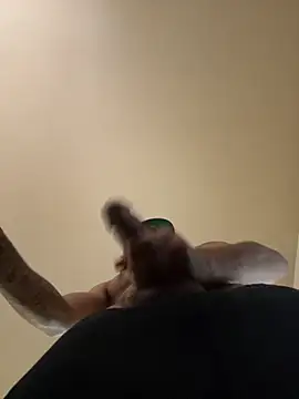 Snapshot of thefreakscomeoutatnight chatting on 10.25.25 thefreakscomeoutatnight online show from 10.25.25