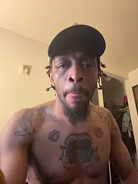 Snapshot of thefreakscomeoutatnight chatting on 12.15.25 thefreakscomeoutatnight online show from 12.15.25