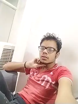 Snapshot of sexybobby13 chatting on 02.14.26 sexybobby13 online show from 02.14.26