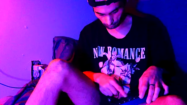 Snapshot of highinhtxx chatting on 10.25.25 highinhtxx online show from 10.25.25