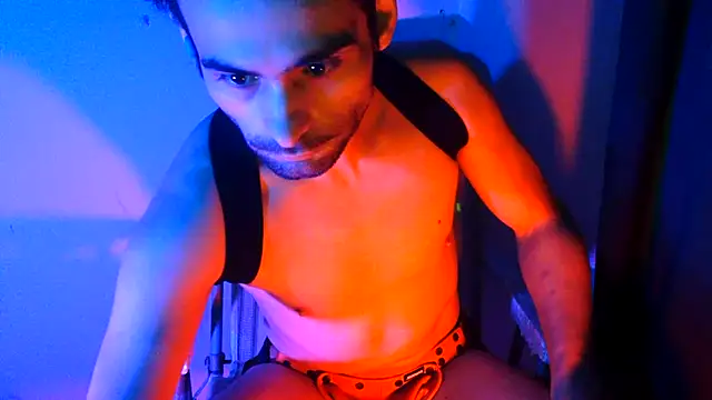 Snapshot of highinhtxx chatting on 11.05.25 highinhtxx online show from 11.05.25