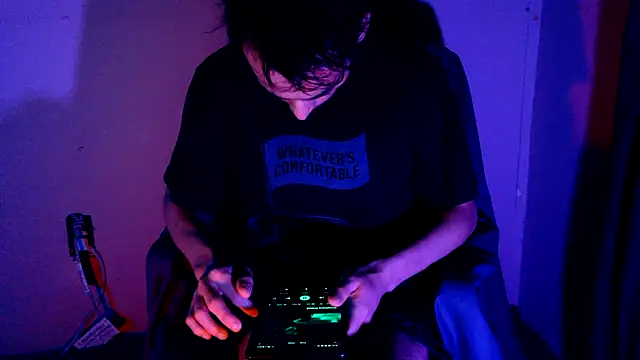 Snapshot of highinhtxx chatting on 11.11.25 highinhtxx online show from 11.11.25