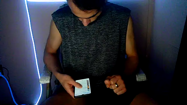 Snapshot of highinhtxx chatting on 11.17.25 highinhtxx online show from 11.17.25