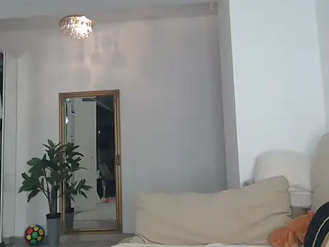 Aillineee1 online show from 10.28.25