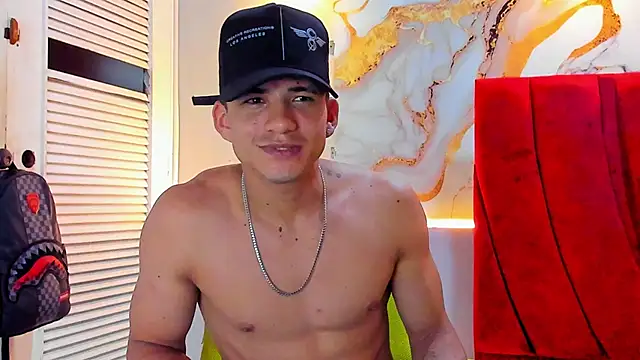 Snapshot of daniscot chatting on 09.30.25 daniscot online show from 09.30.25