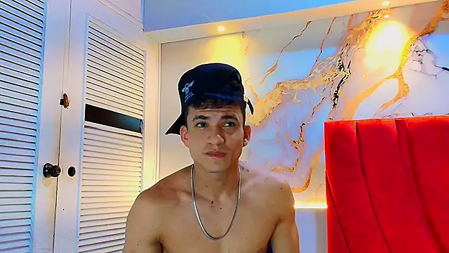 Snapshot of daniscot chatting on 10.04.25 daniscot online show from 10.04.25