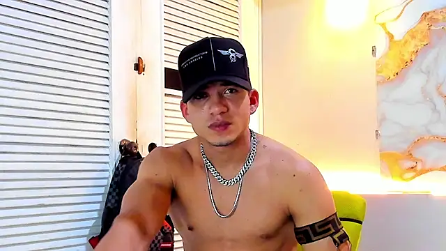 Snapshot of daniscot chatting on 11.06.25 daniscot online show from 11.06.25