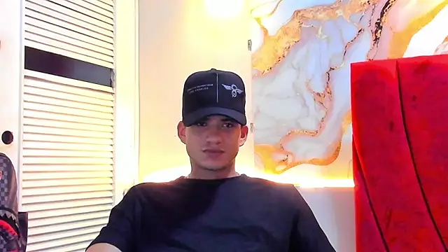 Snapshot of daniscot chatting on 11.12.25 daniscot online show from 11.12.25