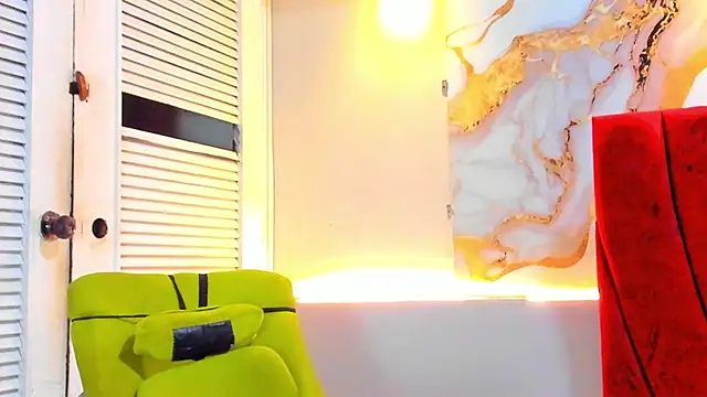 Snapshot of daniscot chatting on 11.14.25 daniscot online show from 11.14.25