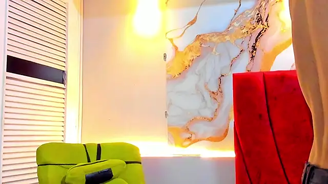 Snapshot of daniscot chatting on 11.22.25 daniscot online show from 11.22.25