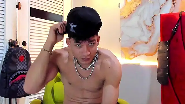 Snapshot of daniscot chatting on 11.26.25 daniscot online show from 11.26.25