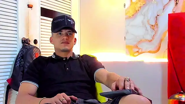 Snapshot of daniscot chatting on 12.16.25 daniscot online show from 12.16.25